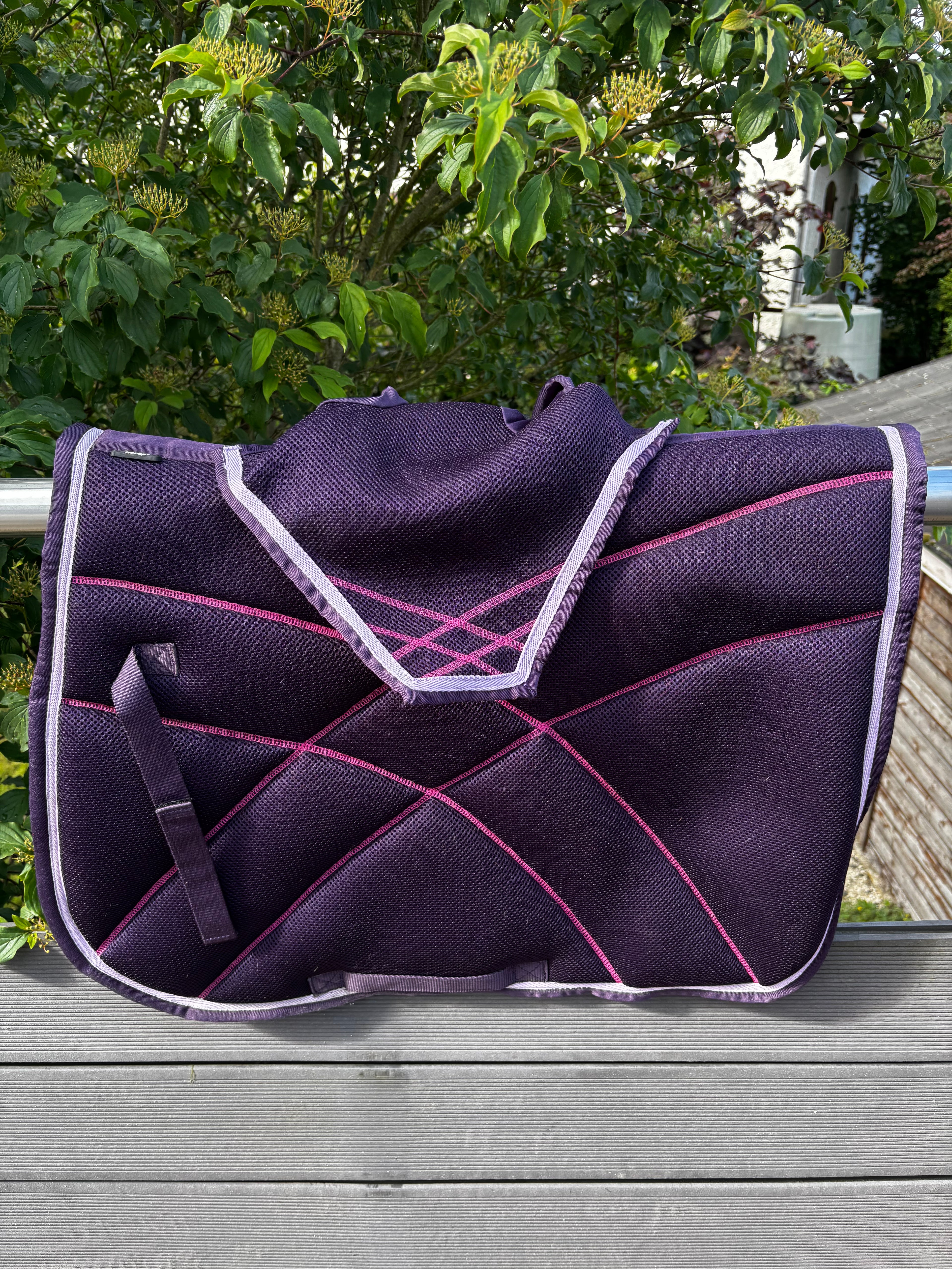 ensemble tapis + bonnet violet CH Sellerie